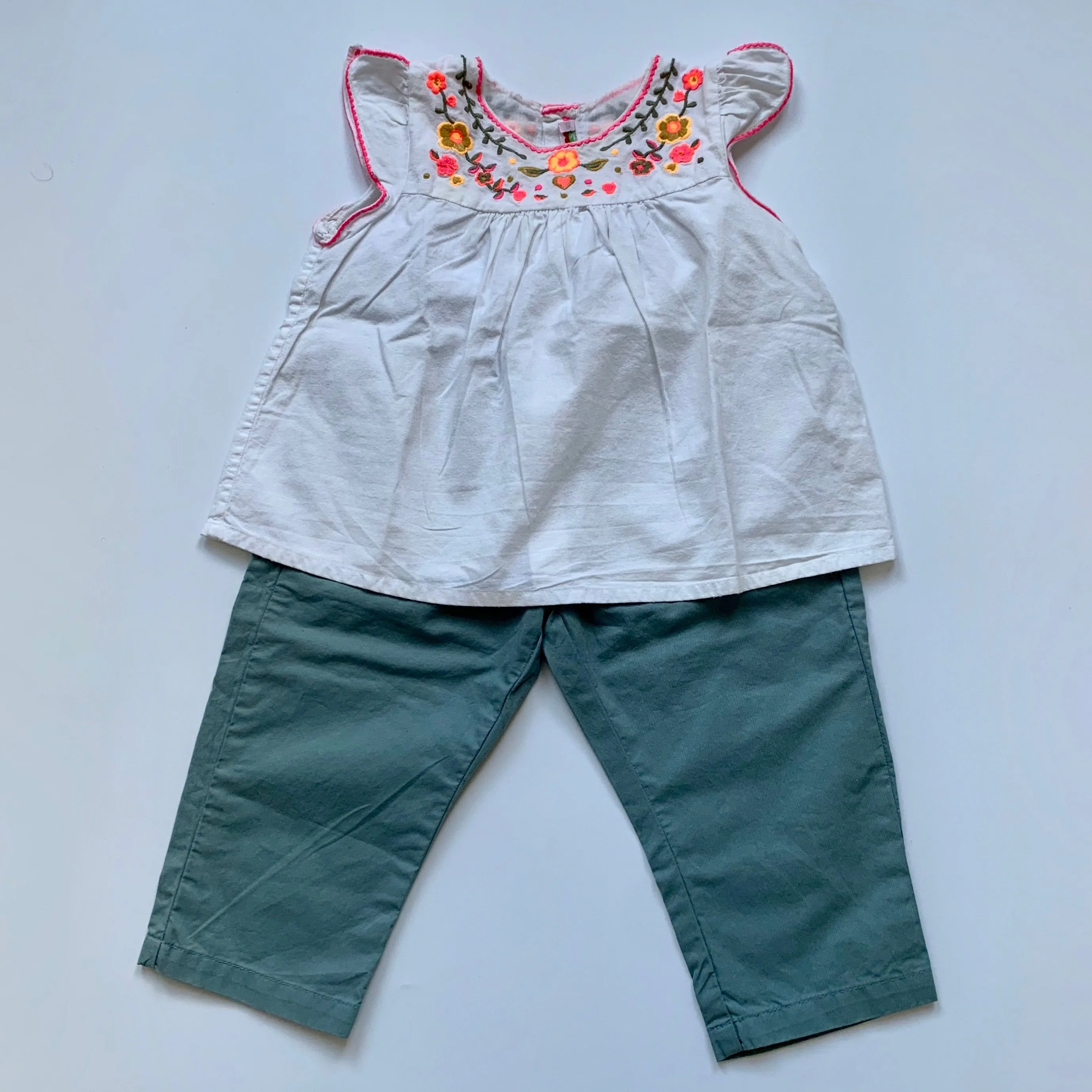 Bonpoint White Sleeveless Blouse With Neon Embroidery: 18 Months