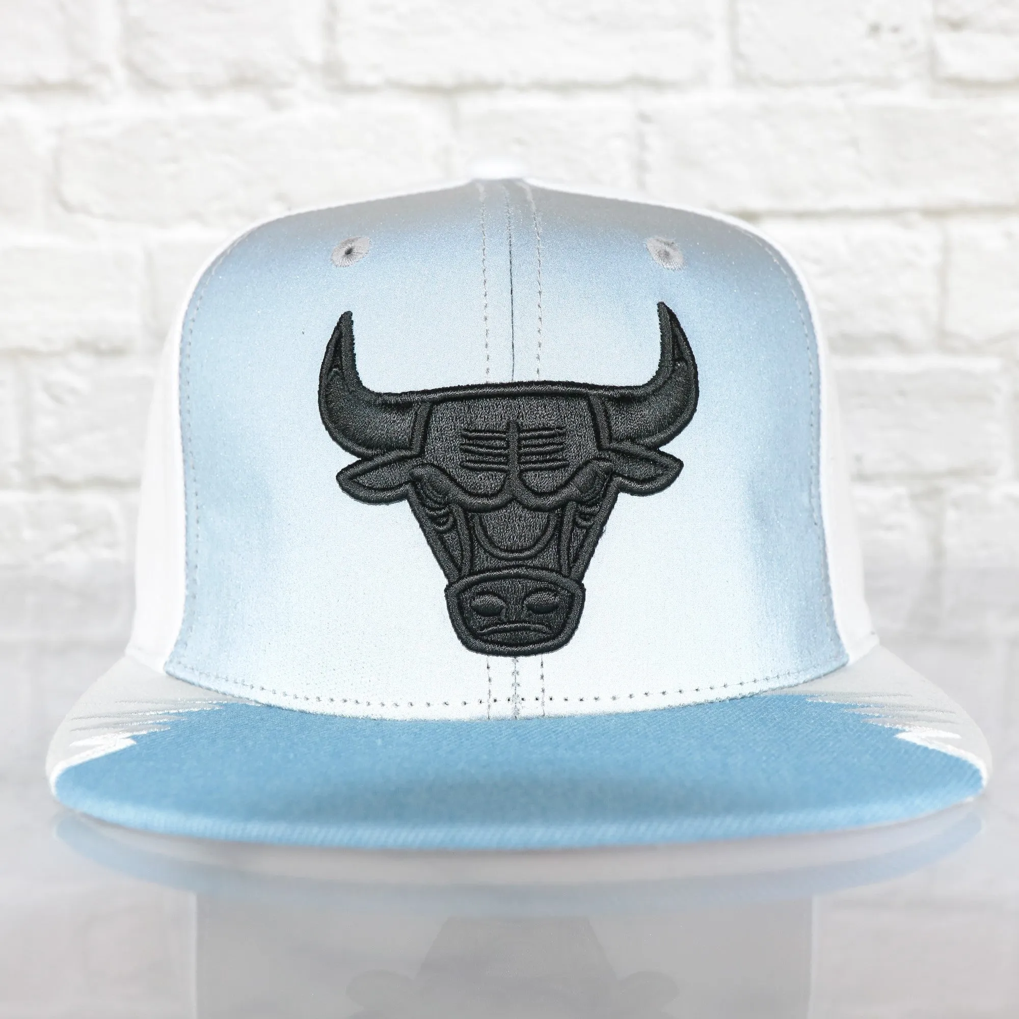 Chicago Bulls Day 5 Sneaker Hookup White bottom Tri-Tone | Reflective/White/Light Blue Snapback Hat