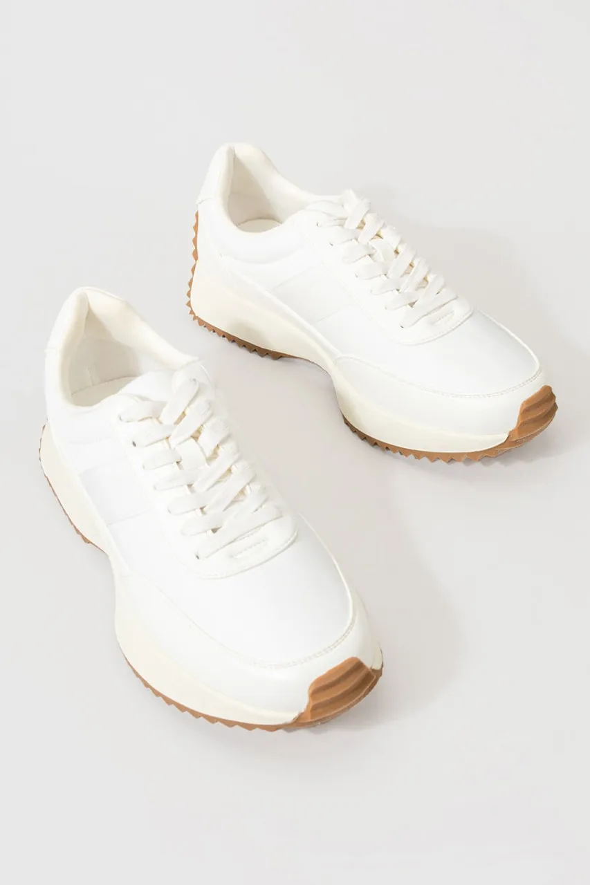 DV by Dolce Vita Bettie Retro Sneaker