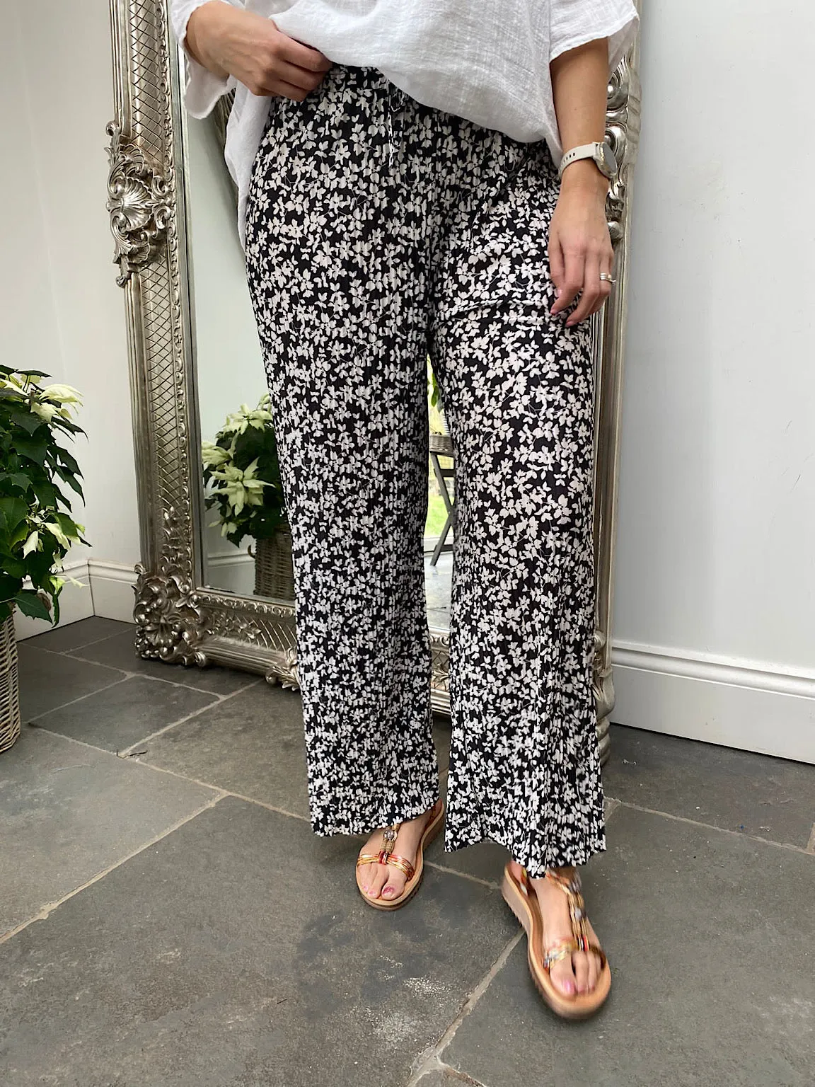 Floral Plisse Flow Trousers