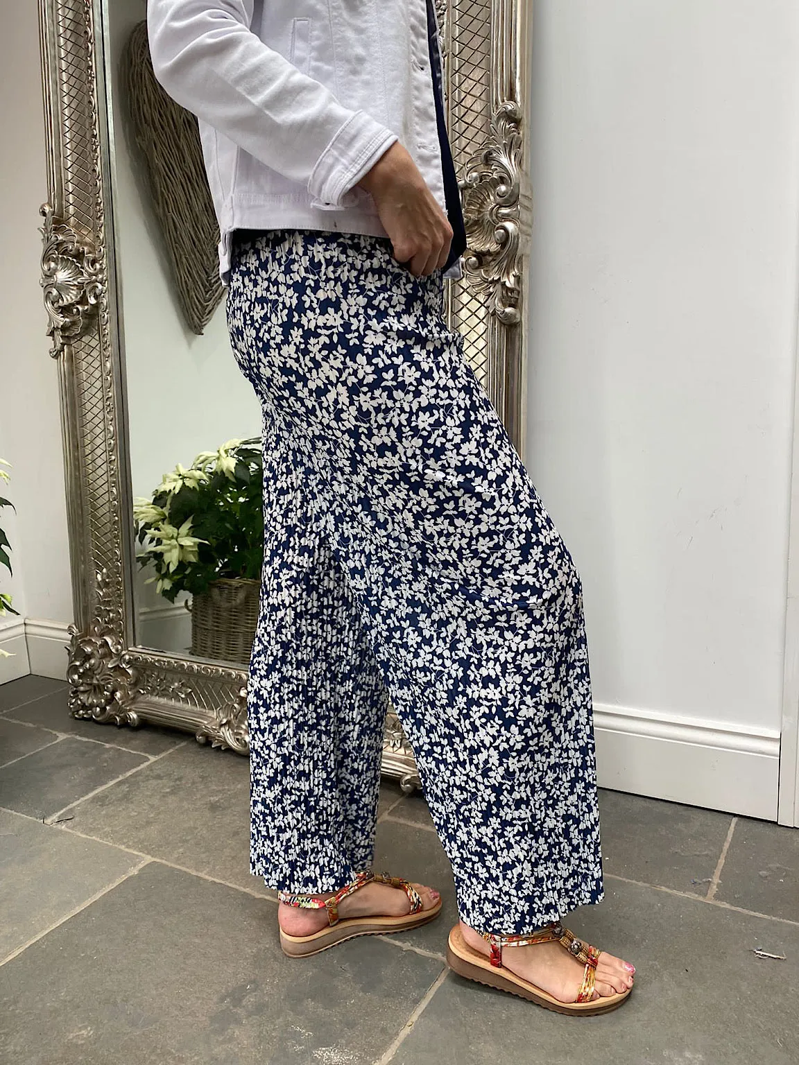 Floral Plisse Flow Trousers