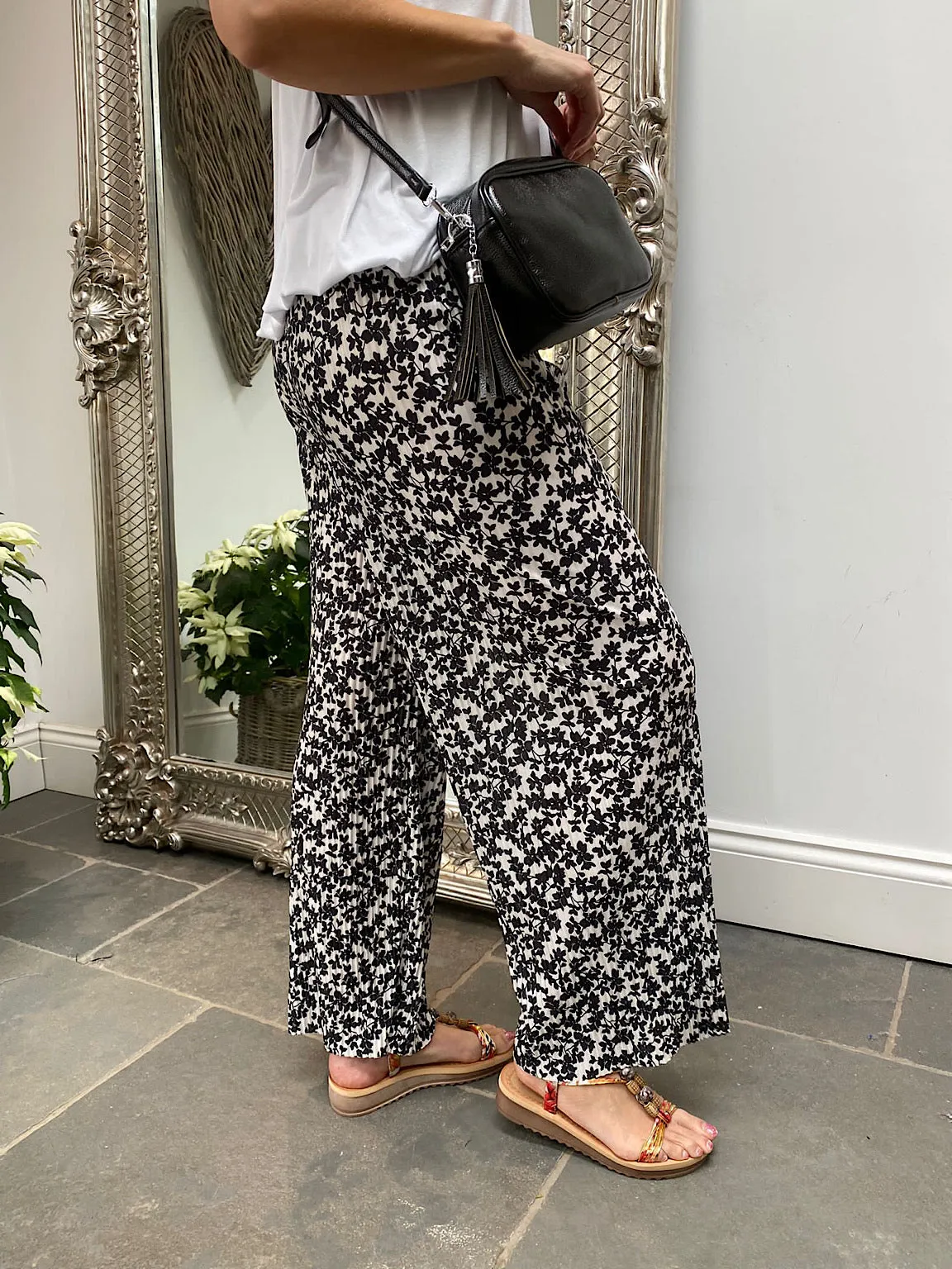 Floral Plisse Flow Trousers