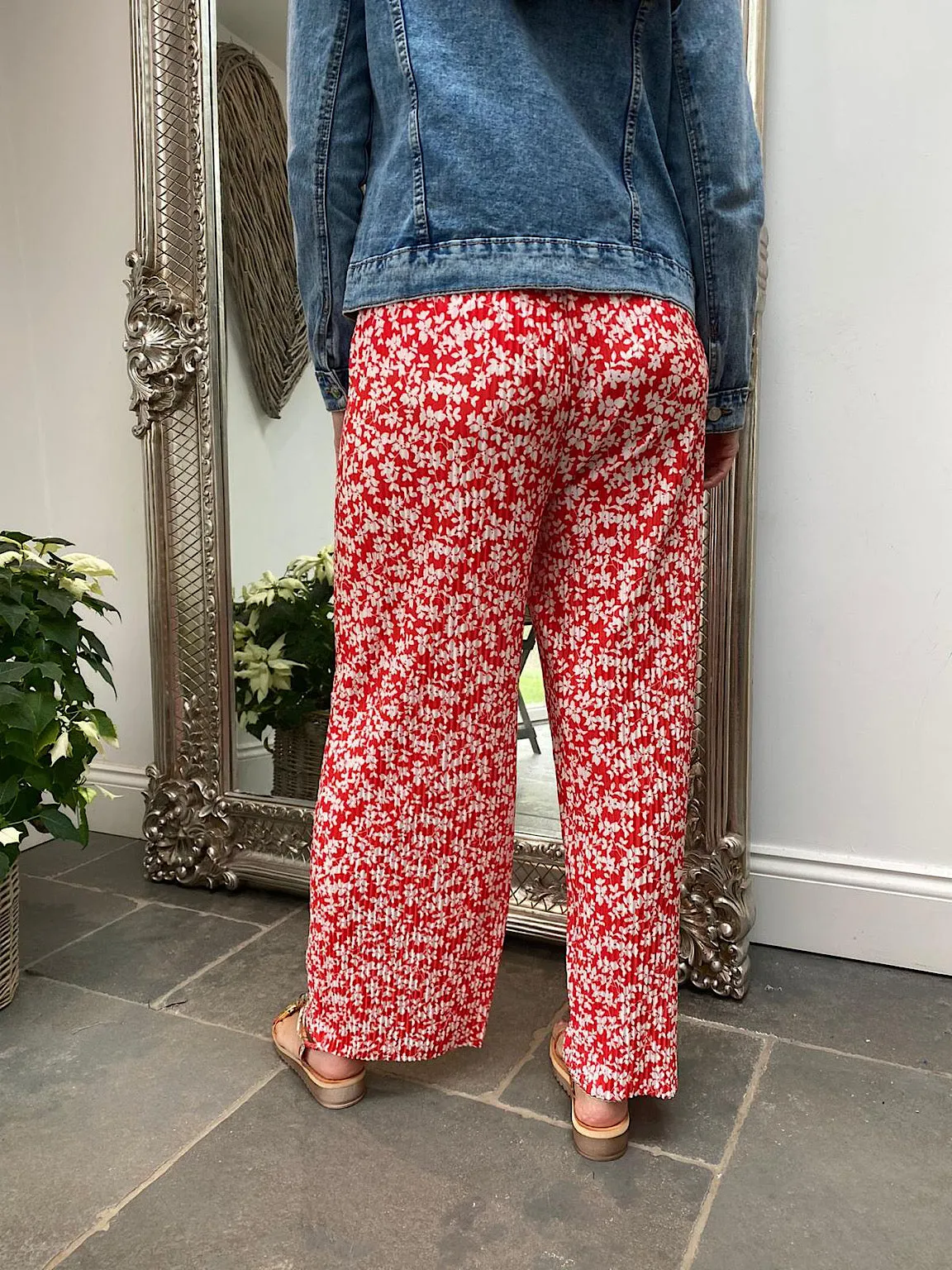 Floral Plisse Flow Trousers