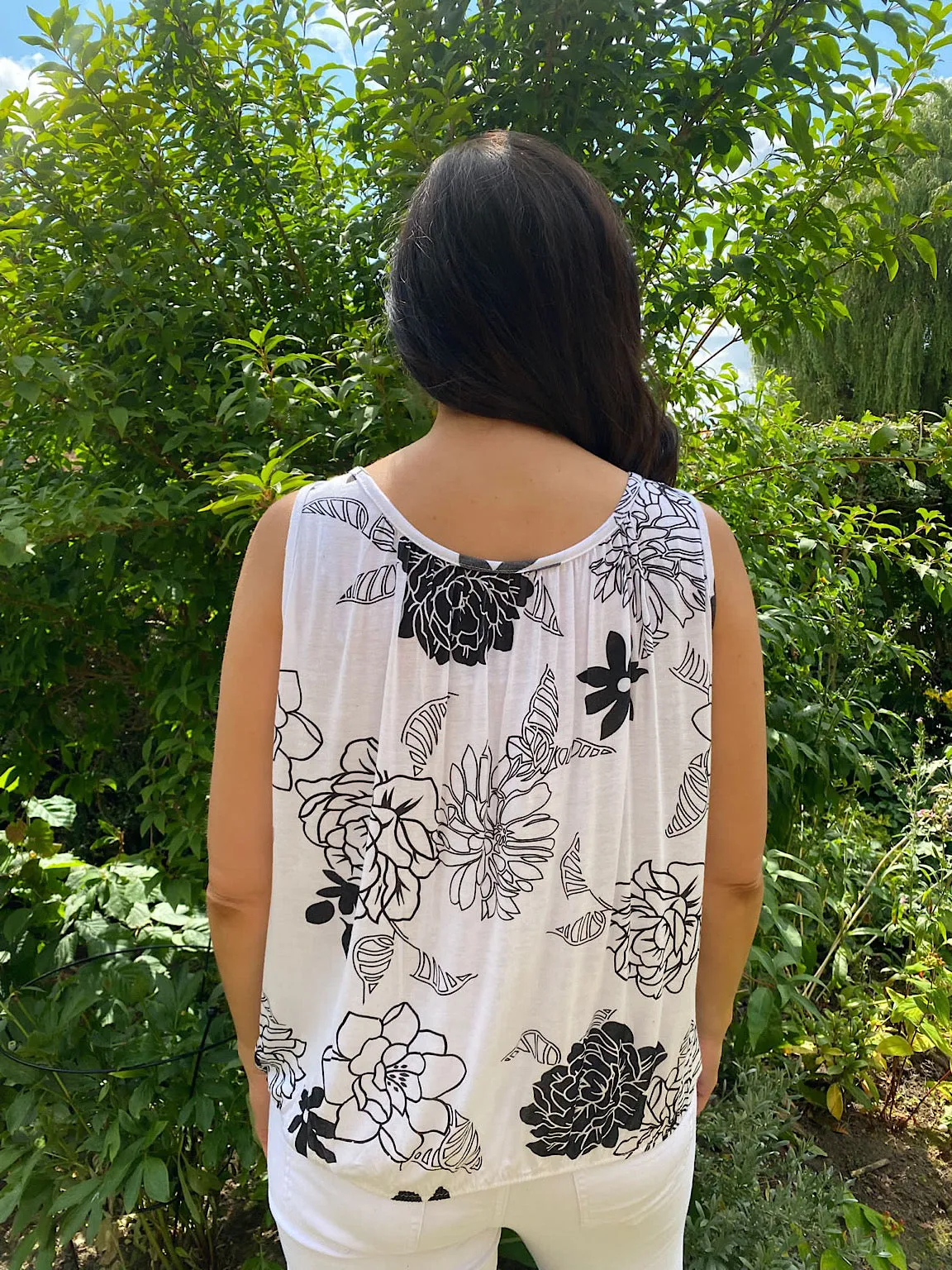 Flower Outline Print Vest Tasha